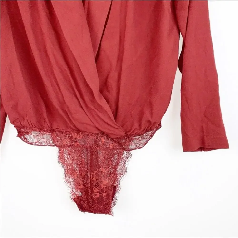 NEW NWT FREE PEOPLE Elsa Long Sleeve Deep Plunge Red Lace Blouse Bodysuit XS